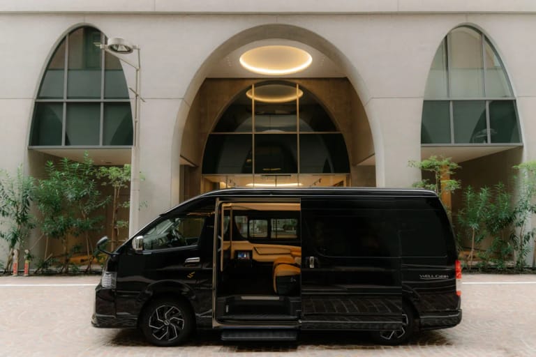 WELL Cabin GranLuxe exterior